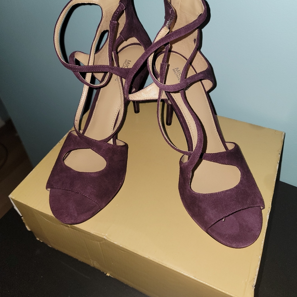 Size 10 Micheal Kors Sandals l